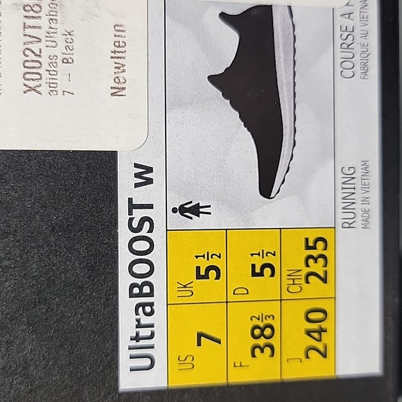 NiB Adidas Ultraboost in Black size 7 - Picture 12 of 12